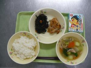 「給食配膳」