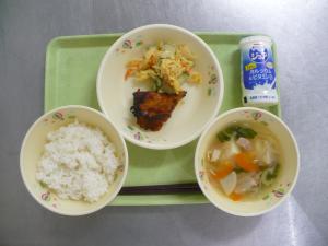 「給食配膳」