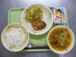 「給食配膳」