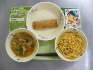 「給食配膳」