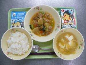 「給食配膳」