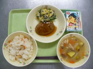 「給食配膳」