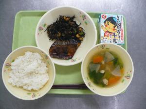 「給食配膳」