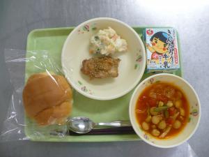 「給食配膳」