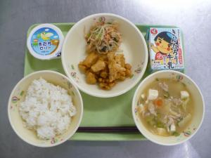 「給食配膳」