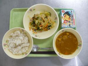 「給食配膳」
