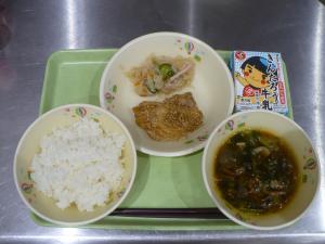 「給食配膳」