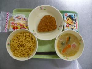 「給食配膳」