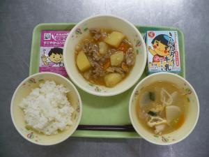 「給食配膳」