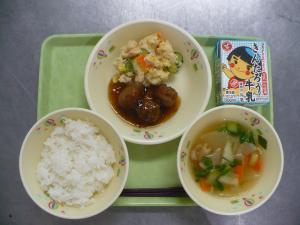 「給食配膳」