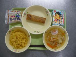 「給食配膳」