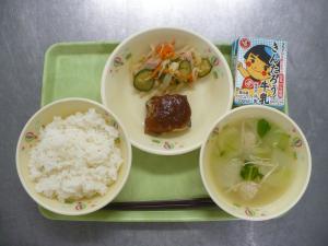「給食配膳」