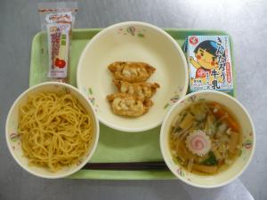「給食配膳」