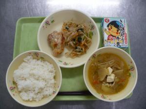 「給食配膳」