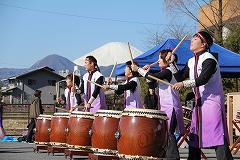 太鼓の演奏の画像