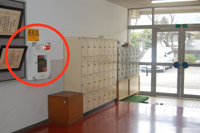 AED相和小正面玄関入口の画像