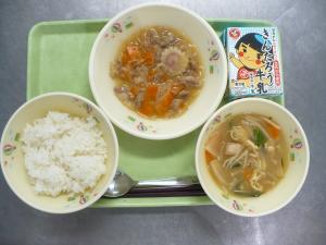 「給食配膳」