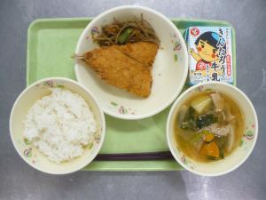 「給食配膳」
