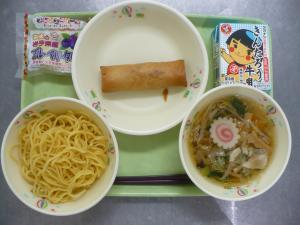 「給食配膳」