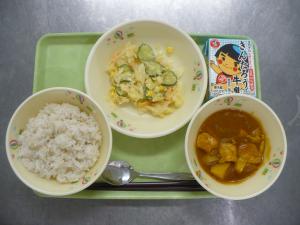「給食配膳」