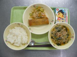 「給食配膳」