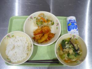 「給食配膳」