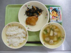 「給食配膳」