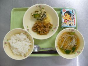 「給食配膳」