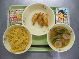 「給食配膳」