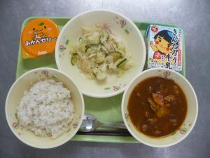 「給食配膳」