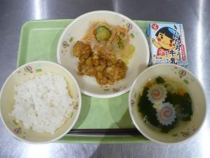 「給食配膳」
