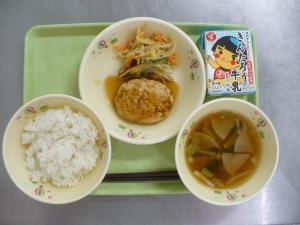 「給食配膳」