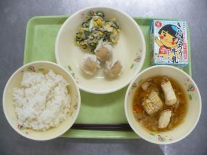 「給食配膳」