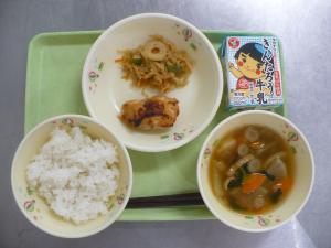 「給食配膳」