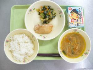 「給食配膳」