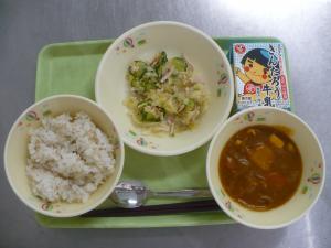 「給食配膳」