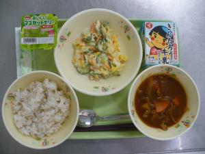 「給食配膳」