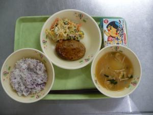 「給食配膳」