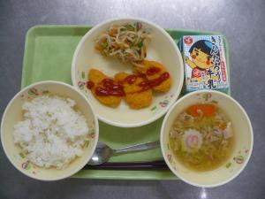 「給食配膳」