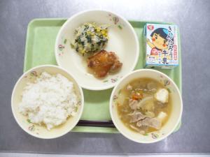 「給食配膳」