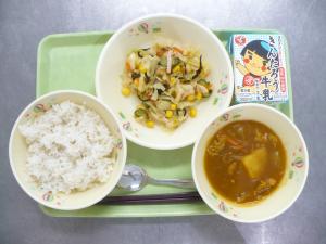「給食配膳」
