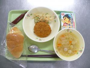 「給食配膳」