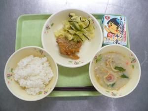 「給食配膳」