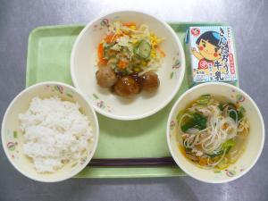 「給食配膳」