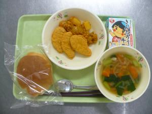 「給食配膳」